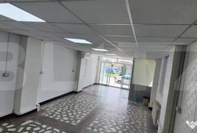 Spațiu comercial, de 50 mp, în Central - 4
