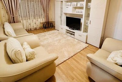 Inchiriez apartament cu 3 camere in Mioveni, zona Robea, etaj 1 - 4