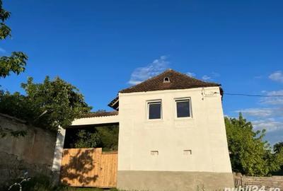 Casa sasesca de vanzare 60 km de Brasov si 20 km de Viscri 4700 mp - 1