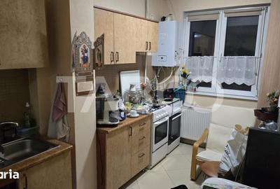 Apartament cu 4 camere semidecomandat în Lupeni - 2