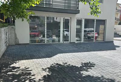 Spațiu comercial, de 73 mp, în Central - 4