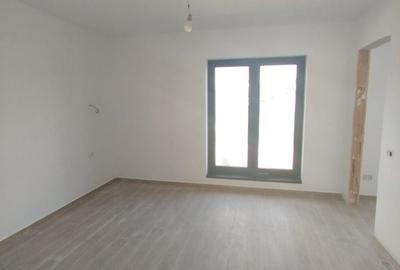 Casă cu 4 camere în Acmariu - 2