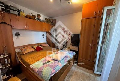 Apartament cu 3 camere semidecomandat în Decebal