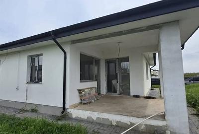 Casă cu 4 camere în Tamași - 8
