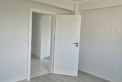 Spre vânzare apartament spatios, cu 2 camere, decomandat, bloc nou, etajul 2 - 5