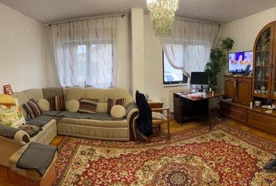 Proprietate cu 3 case locuibile pentru 3 familii ?i teren 4600 m2 de vanzare - 4