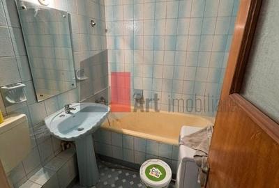 De vânzare – Apartament 3 camere, Sector 4 - 12