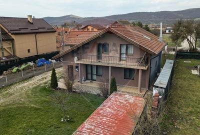 Casă cu 4 camere cu Teren 1000 Mp în Podu Oltului - 20