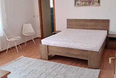 Garsonieră decomandată în Noua