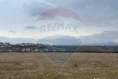 Teren de 4500 mp, în Ștrand