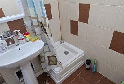 Spațiu comercial, de 65 mp, în 9 Mai - 18