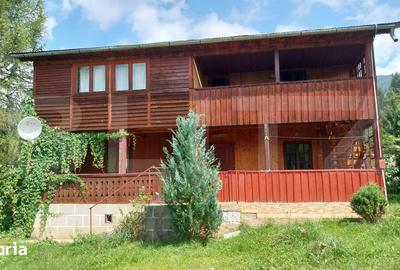Casă cu Teren 300 Mp în Central - 2