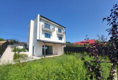 Casă cu 4 camere cu Teren 300 Mp în Hlincea - 1