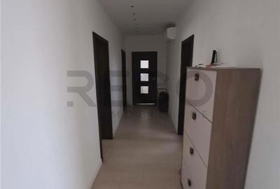 Casă cu 4 camere cu Teren 688 Mp în Central - 11