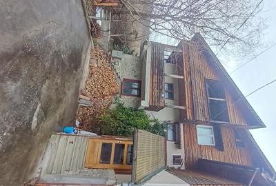 Casă cu 5 camere cu Teren 1370 Mp în Berislăvești - 1