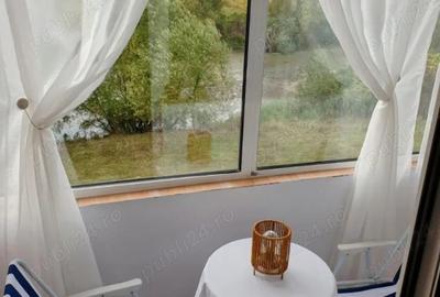 Apartament compus din: o camera, bucatarie, hol, baie, balcon, cu o suprafa?a de 33 - 3