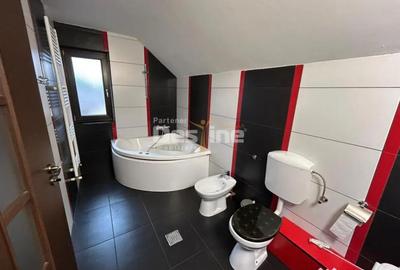 Casă cu 7 camere cu Teren 840 Mp în Central - 1