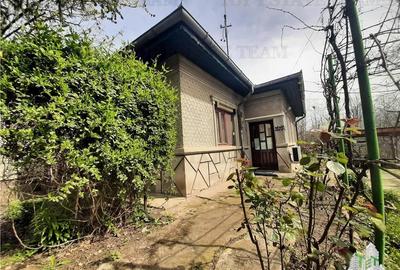 Casa cu livada/teren 1200 mp
