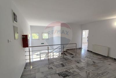 DE INCHIRIAT - Spatiu comercial generos P+2 in zona Centrala - 5