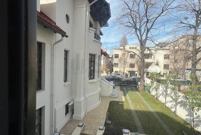 Casă individuală cu 11 camere cu Canalizare în Capitale - 6