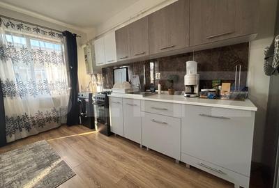 Apartament de vanzare, 2 camere, 51 mp, etaj intermediar, zona Stejarului - 4