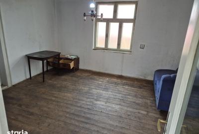 Casă cu 4 camere cu Teren 864 Mp în Bârzava - 10