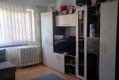 Apartament cu 3 camere decomandat în Central - 1