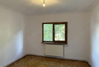 De vanzare Apartament 3 camere, cartier 1 Mai (in spatele spitalului), Craiova - 1