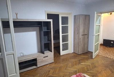 Apartament cu 3 camere semidecomandat în Central - 2