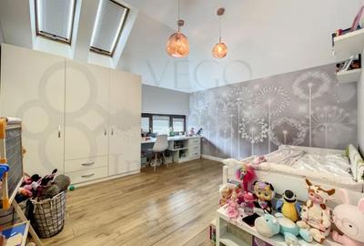 Casă cu 4 camere cu Canalizare în Central - 12