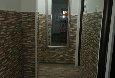 Vând apartament 3 camere - 1