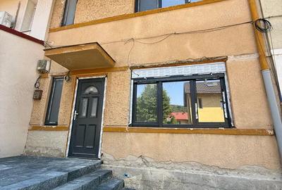 Vand casa renovata la gri in Re?i?a zona Lunca - 1