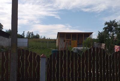 Casa, teren ?i anexe. In Boto?ani, Un?eni, Burle?ti - 3