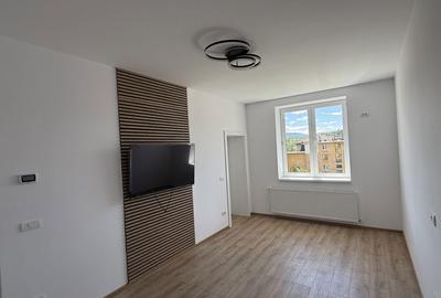 Apartament cu 2 camere decomandat în Petros - 2