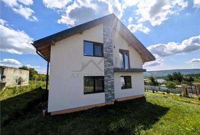 Casă cu 5 camere cu Teren 404 Mp în Tomești - 9