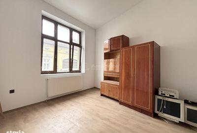 Casă cu 10 camere cu Teren 211 Mp în Central - 19