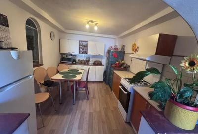 Casă cu 4 camere cu Teren 300 Mp în Democrației - 2