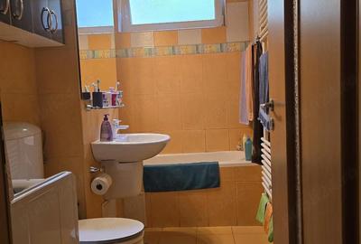 Apartament cu 3 camere decomandat în Medicină - 2