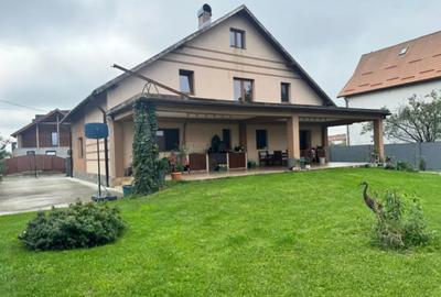 Casă cu 5 camere cu Teren 1000 Mp în Săsar - 2