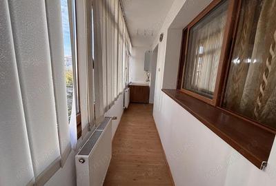 Apartament 3 camere Bulevardul Dunarea, stradal, etaj 3, decomandat Apartament 3 camere Bulevardul Dunarea, stradal, etaj 3, decomandat - 10