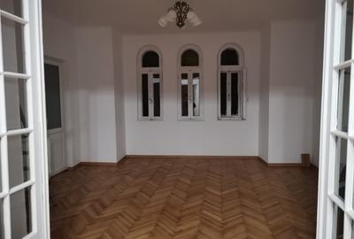 Apartament cu 4 camere în Universitate - 6