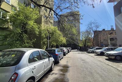 Garsonieră în P-ța Victoriei - 12