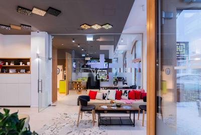 Spațiu comercial, de 930 mp, în Central - 2