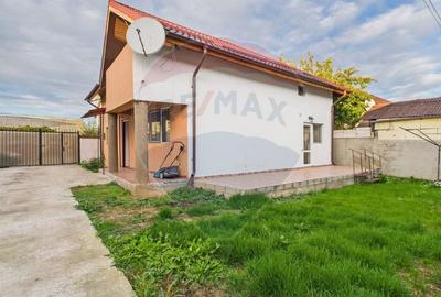 Casă individuală cu 6 camere cu Teren 252 Mp în Est - 2