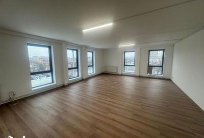Spațiu comercial, de 200 mp, în Central - 8