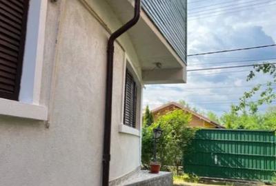 Casă cu 7 camere cu Teren 297 Mp în Central - 2