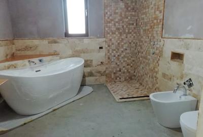 Vilă independenta construita din cărămidă - 6