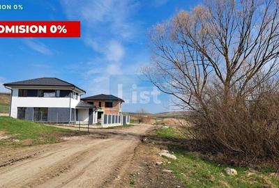 Casă cu 5 camere cu Canalizare în Dezmir