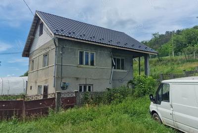 Casă în Răzbuneni - 3