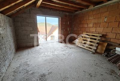 Casa 5 camere 3 bai - pivnita - terasa - 2 porti de acces COMISION 0 Casa 5 camere 3 bai - pivnita - terasa - 2 porti de acces COMISION 0 - 9